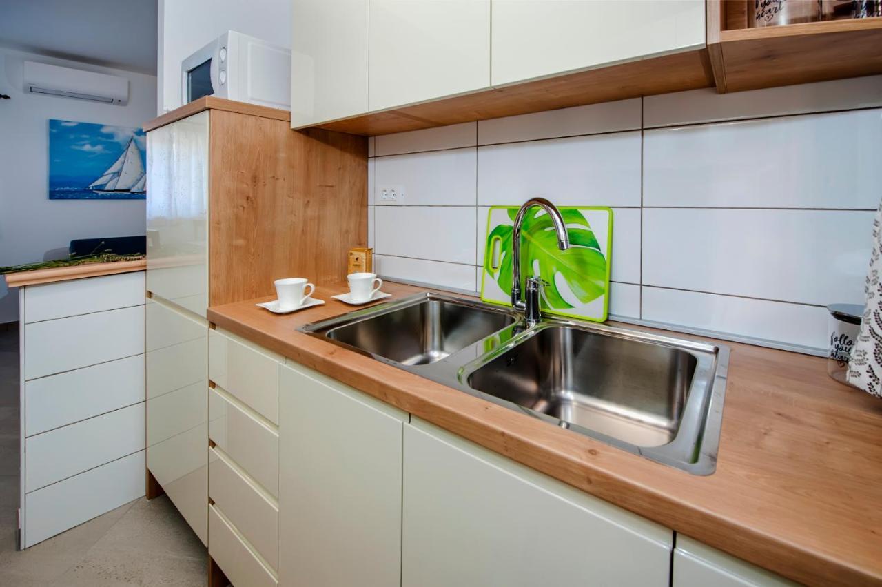 Paradise Beach Apartments Rovigno Esterno foto