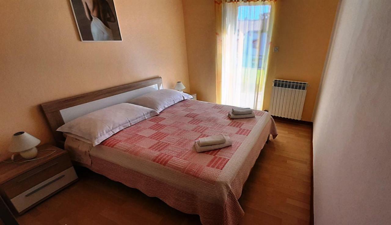 Paradise Beach Apartments Rovigno Esterno foto