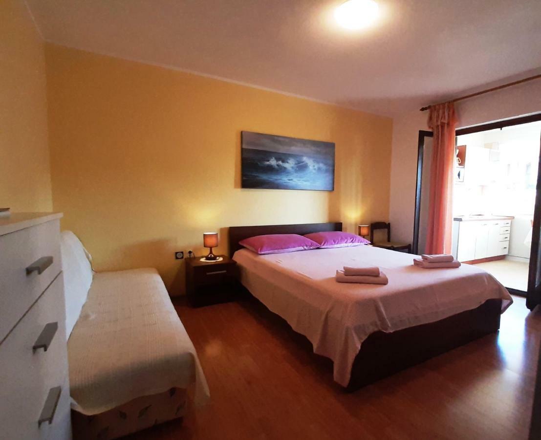 Paradise Beach Apartments Rovigno Esterno foto