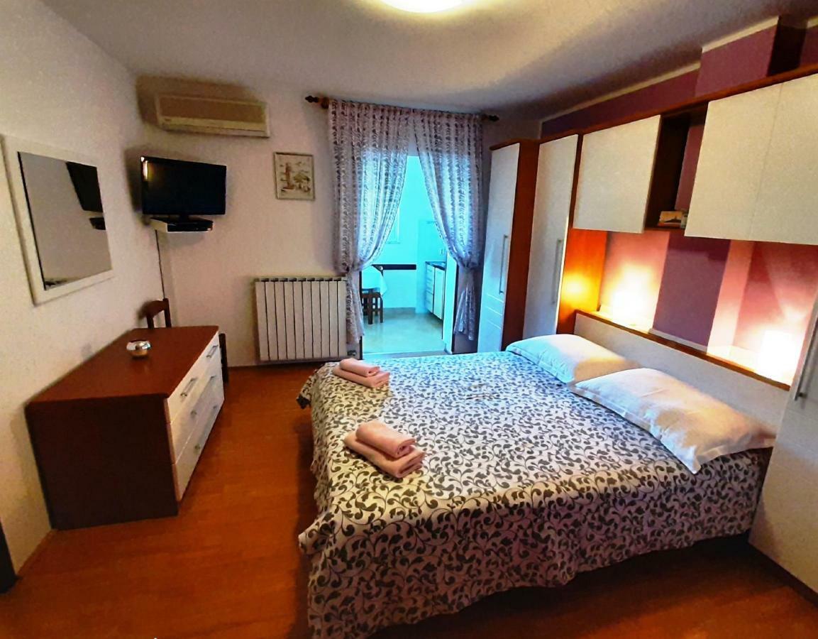 Paradise Beach Apartments Rovigno Esterno foto