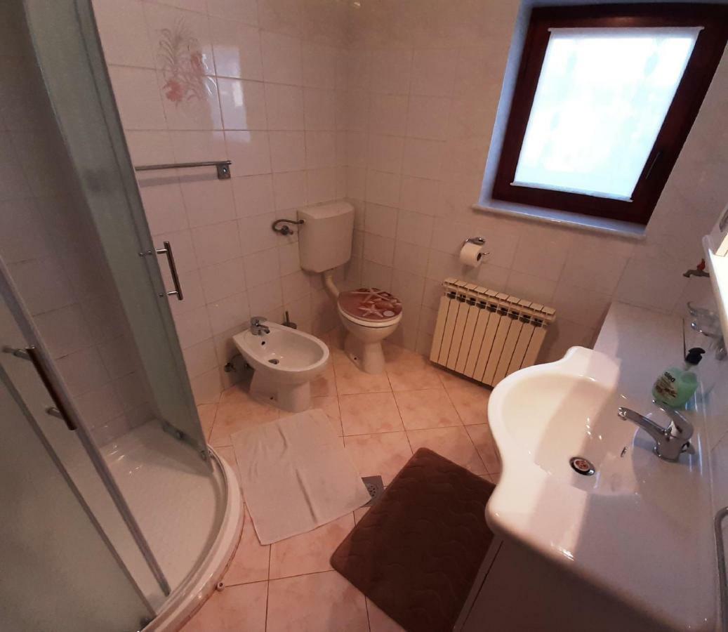 Paradise Beach Apartments Rovigno Esterno foto